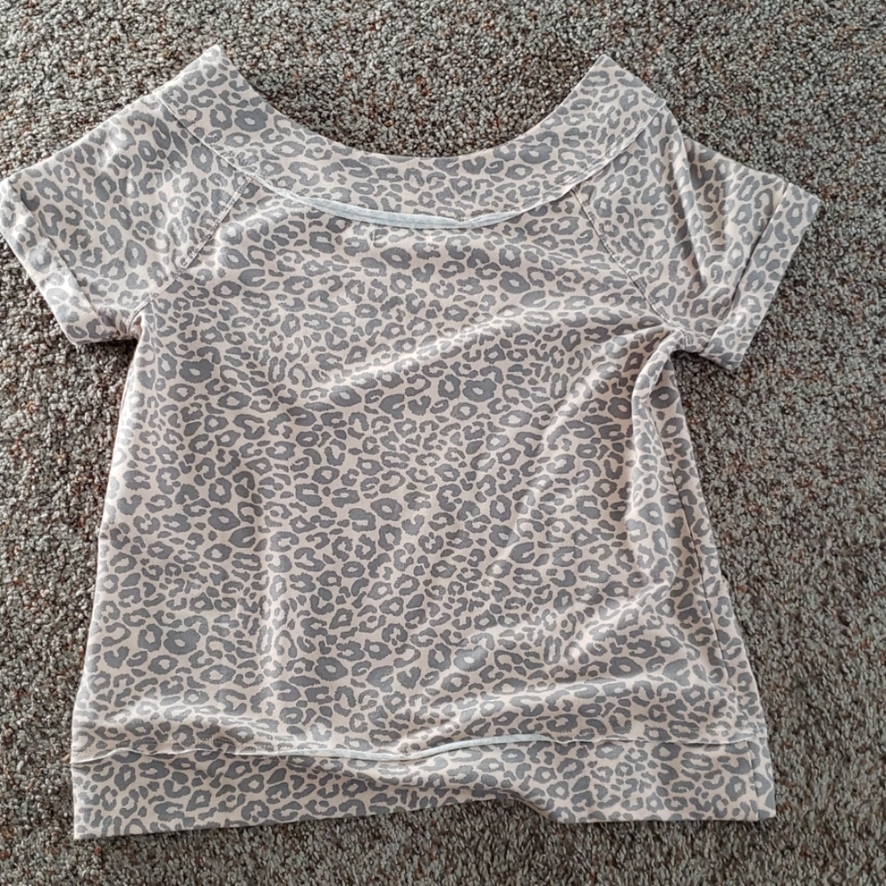 Scoop neck top